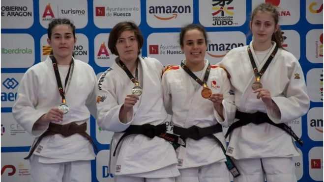 Daniela Térés en el podio. Daniela Térés en el podio.