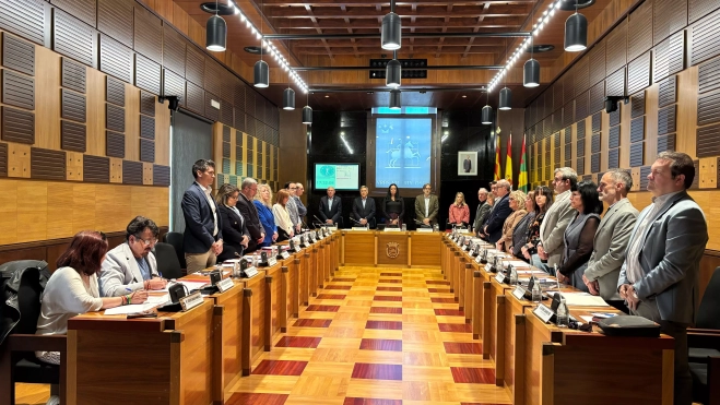 Minuto de silencio en el arranque del pleno. Minuto de silencio en el arranque del pleno.