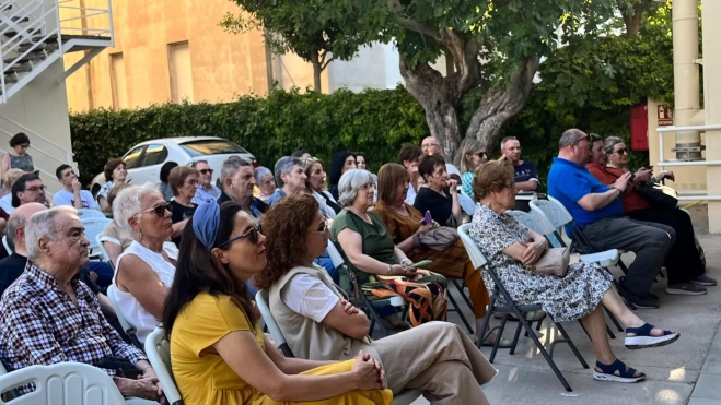 Público en la presentación en el IEA. Foto Mercedes Manterola Público en la presentación en el IEA. Foto Mercedes Manterola