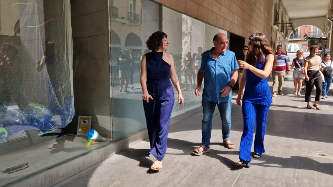 Estela Rasal, Manuel Avellanas e Irene Escolar, en los Porches de Galicia. Foto Myriam Martínez Estela Rasal, Manuel Avellanas e Irene Escolar, en los Porches de Galicia. Foto Myriam Martínez