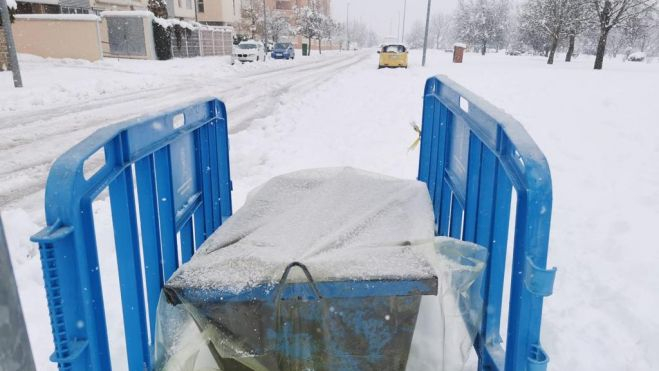 Uno de los puntos de recogida de sal instalado por el Ayuntamiento de Jaca