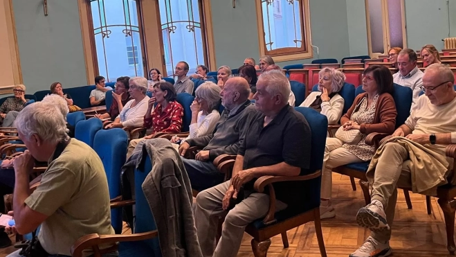 WhatsApp Image 2025 10 11 at 10.38.42 (4) WhatsApp Image 2025 10 11 at 10.38.42 (4)