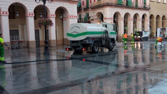 Plaza López Allué después de la limpieza.