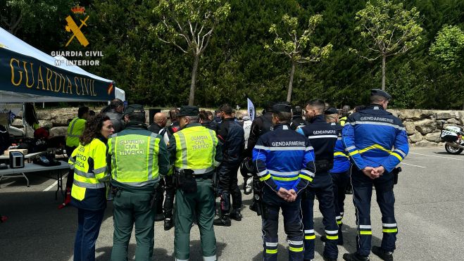 Imagen de la jornada de instrucción a motoristas noveles. Imagen de la jornada de instrucción a motoristas noveles.