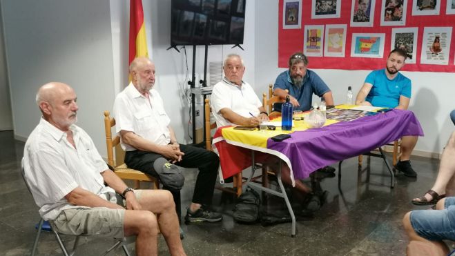 Reunión del Círculo Republicano sobre su sede, el Centro Raíces. Foto Myriam Martínez