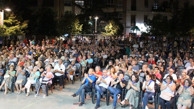 Público asistente al concierto de la Banda Municipal de Música en Binéfar