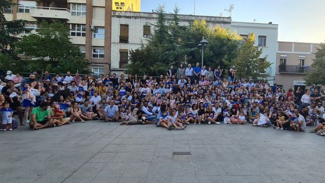 Más de cien niños y niñas recibieron su primer pañuelo de fiestas