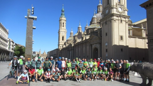 Medio Centenar De Cicloturistas Oscenses Recuerdan A Mariano Catal N